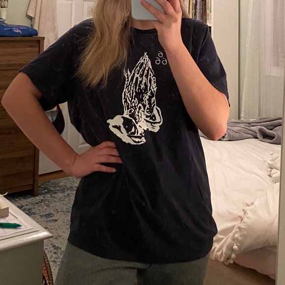 ✨goth graphic tee✨ - Picture 3 of 3